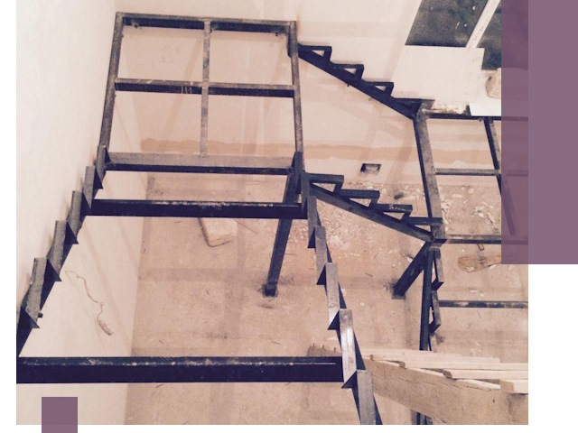 Монтаж лестниц на металлокаркасе в Кемерово быстро и качественно