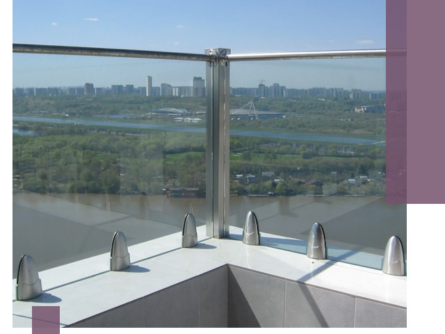 Стеклянные парапеты премиум класса в Кемерово для домов и бизнесов