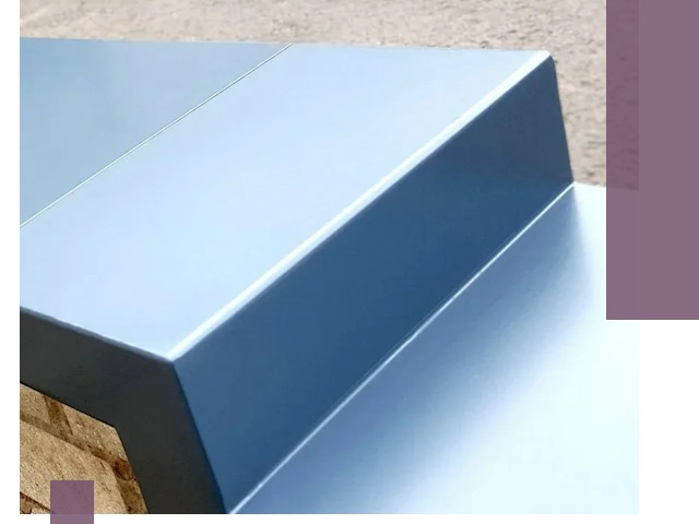 Крышки на парапет в Кемерово: изготовление и монтаж под ключ