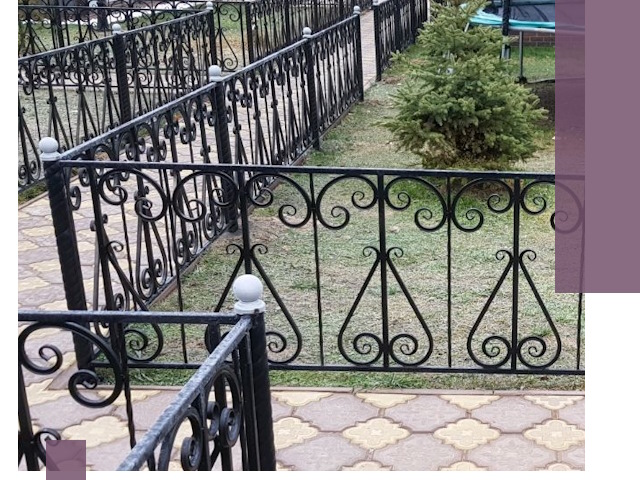 Кованые газонные ограждения под ключ в Кемерово